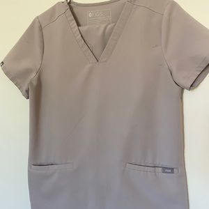 FIGS scrub set